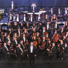Nazwa miejsca, które zajmuje orkiestra podczas koncertu - co musisz wiedzieć