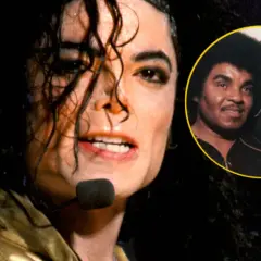 Michael Jackson, jeden z najsłynniejszych zagranicznych piosenkarzy, na scenie. W okręgu zdjęcie z ojcem Joe Jacksonem i młodym Michaelem.