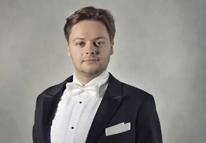 Tomasz Tracz tenor - fascynująca biografia i osiągnięcia artysty