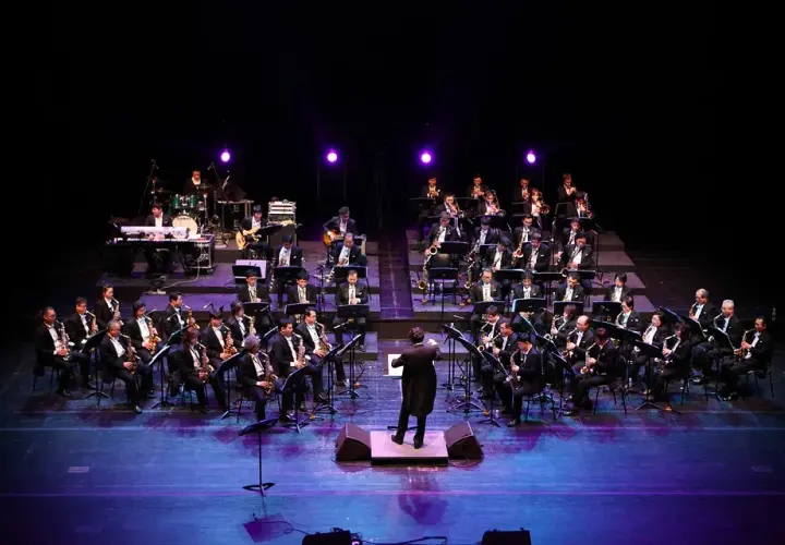 Co to jest orkiestra? Zrozumienie jej roli i rodzajów muzycznych