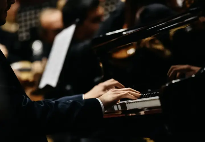 pianista podczas koncertu