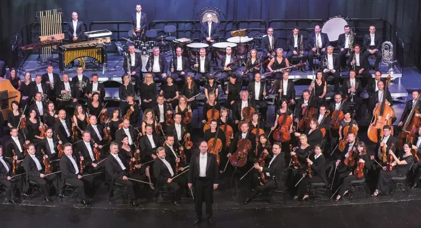 Nazwa miejsca, które zajmuje orkiestra podczas koncertu - co musisz wiedzieć
