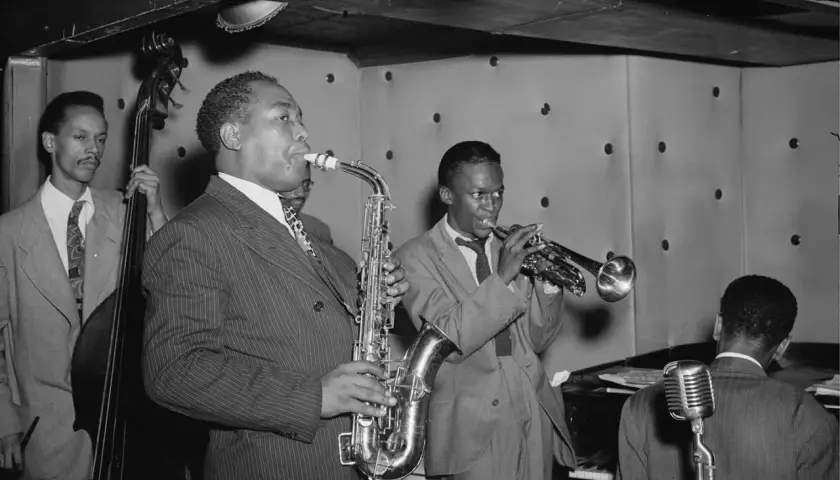 Ekspresyjny styl jazzowy: Zrozumienie bebopu i jego wpływu na jazz