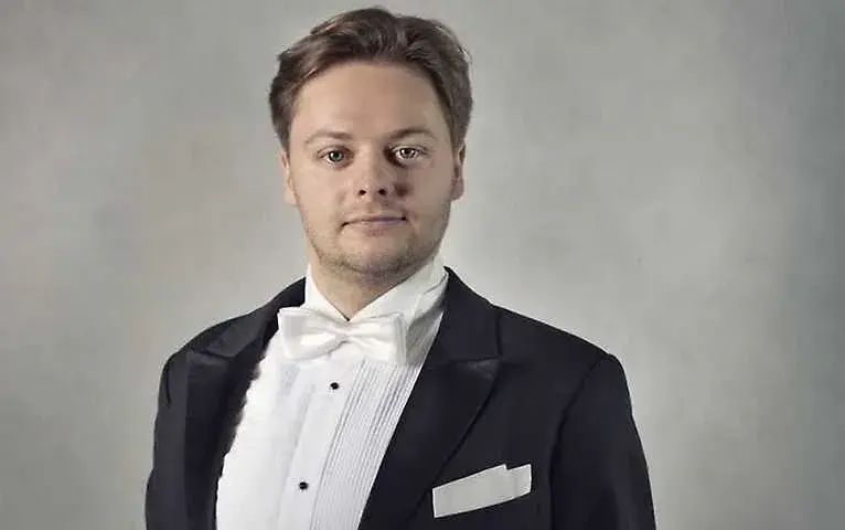 Tomasz Tracz tenor - fascynująca biografia i osiągnięcia artysty