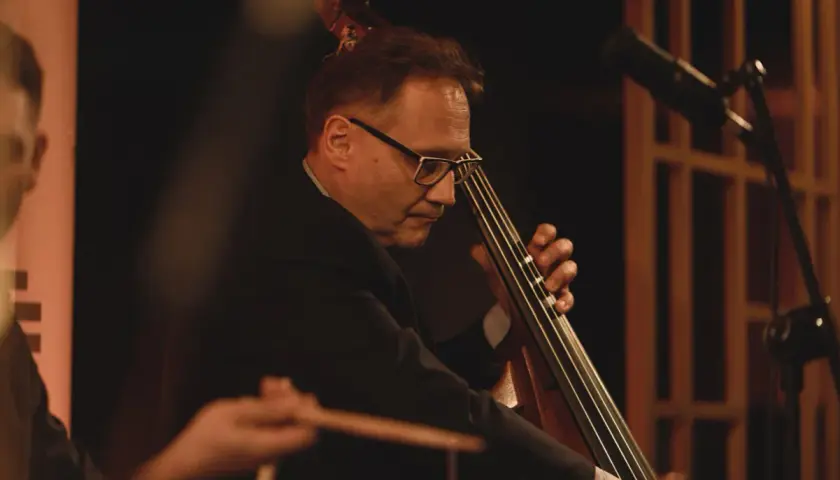Trio jazzowe na każdą okazję – elegancka muzyka do Twojego wydarzenia