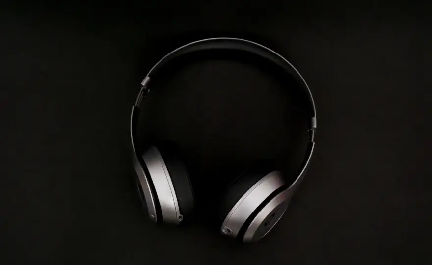Polskie piosenki dla młodzieży - Jak stworzyć idealną playlistę?