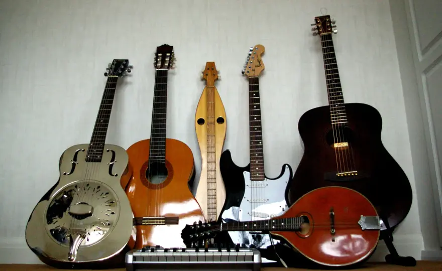 Czy gitara jest instrumentem dętym? Odkryj prawdę o klasyfikacji