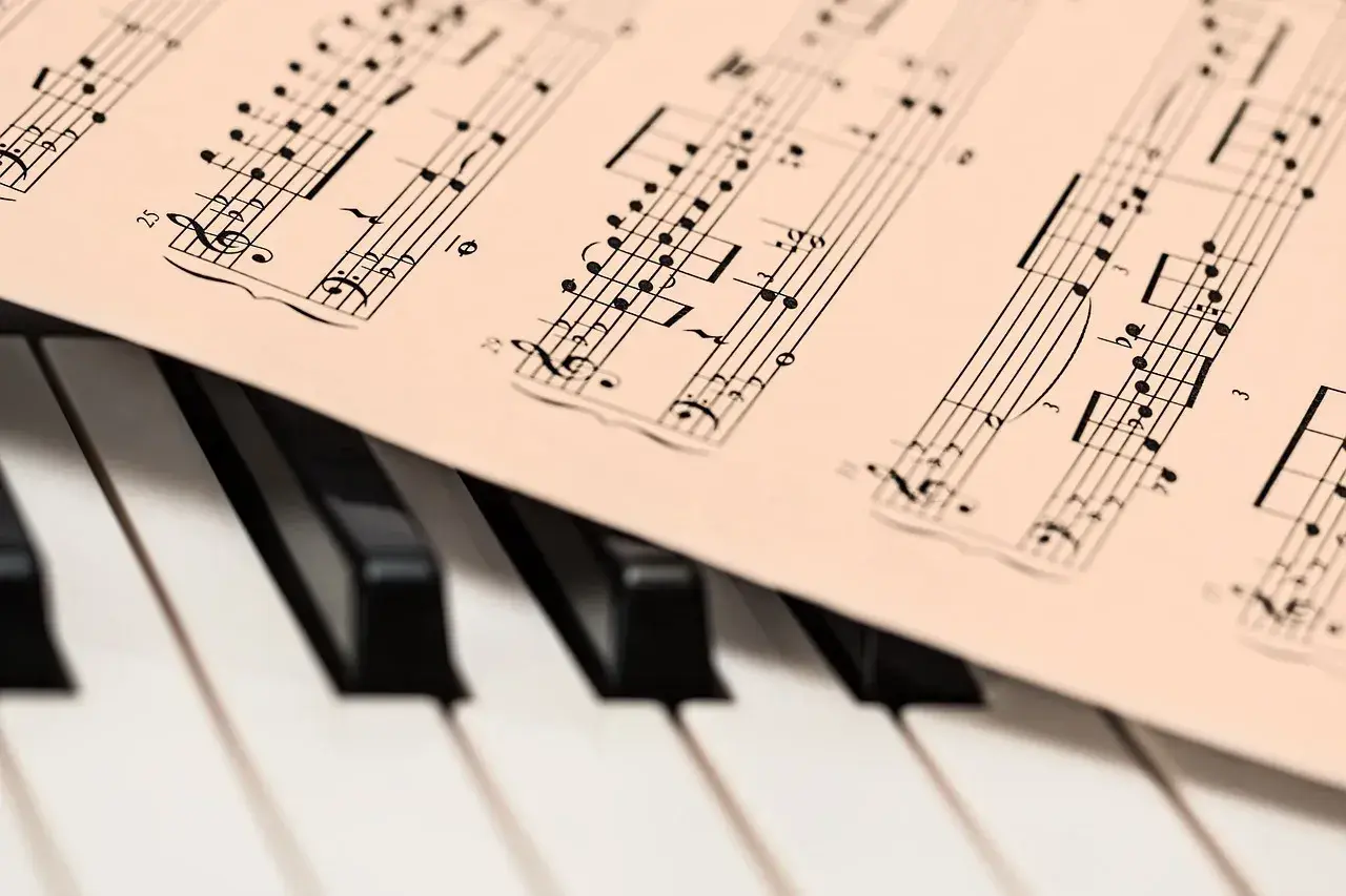 Muzyka symfoniczna: przewodnik po historii, formach i jak zacząć