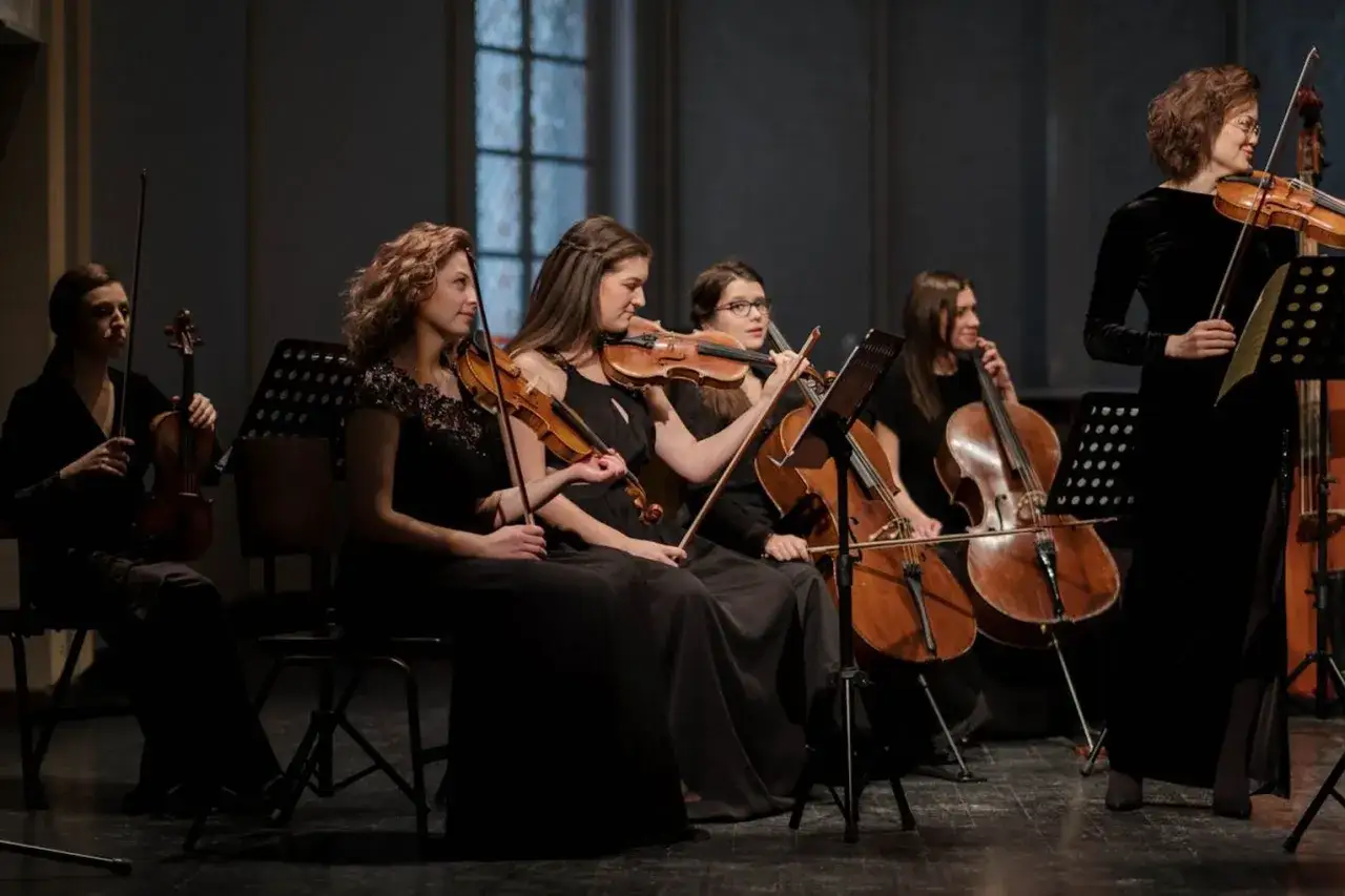 Zdjęcie Orkiestra smyczkowa jakie instrumenty? Odkryj ich unikalne role i brzmienie